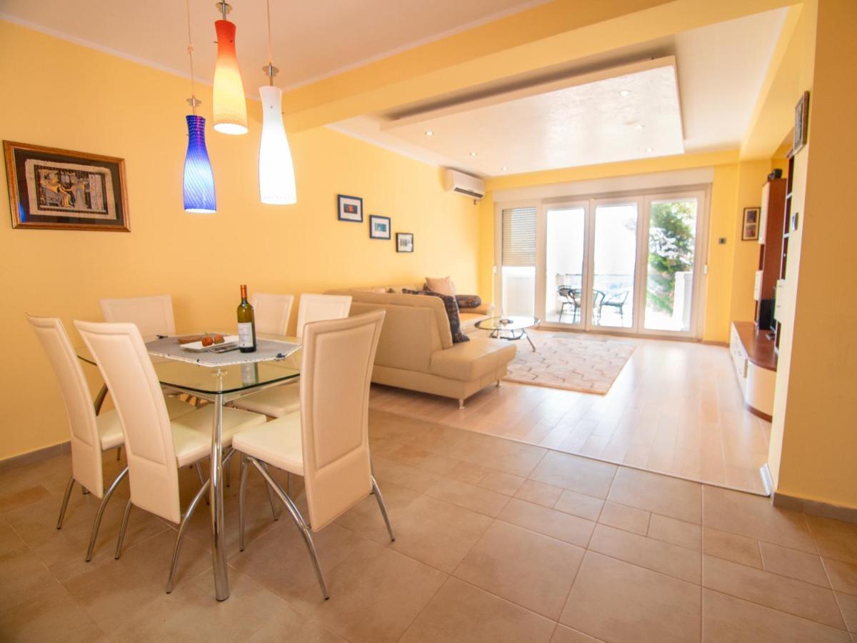 Mum'S Apartment Petrovac Екстериор снимка