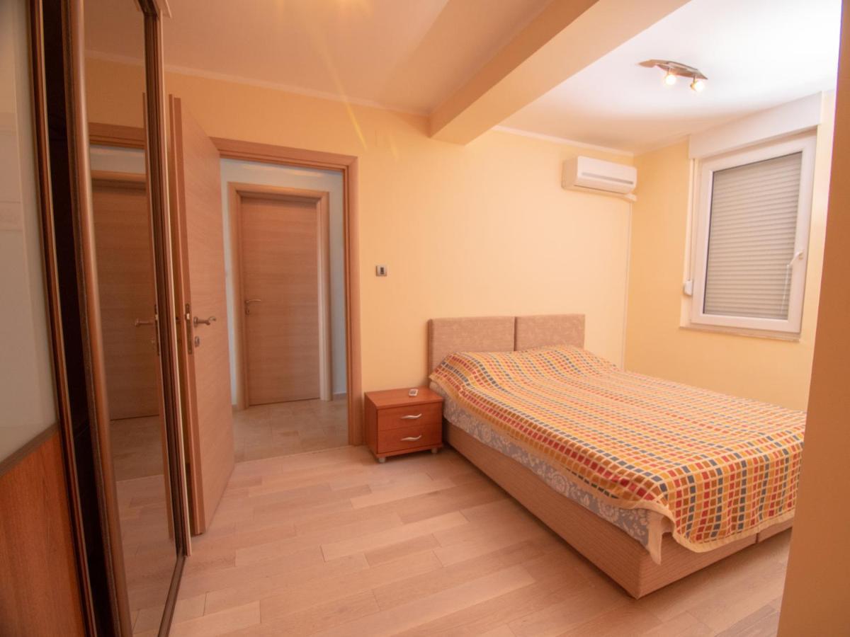 Mum'S Apartment Petrovac Екстериор снимка
