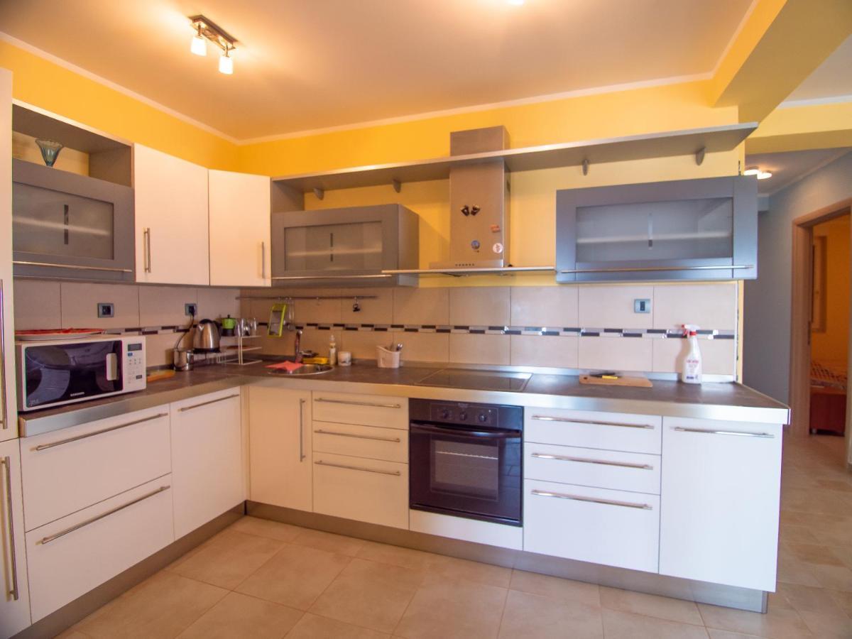Mum'S Apartment Petrovac Екстериор снимка