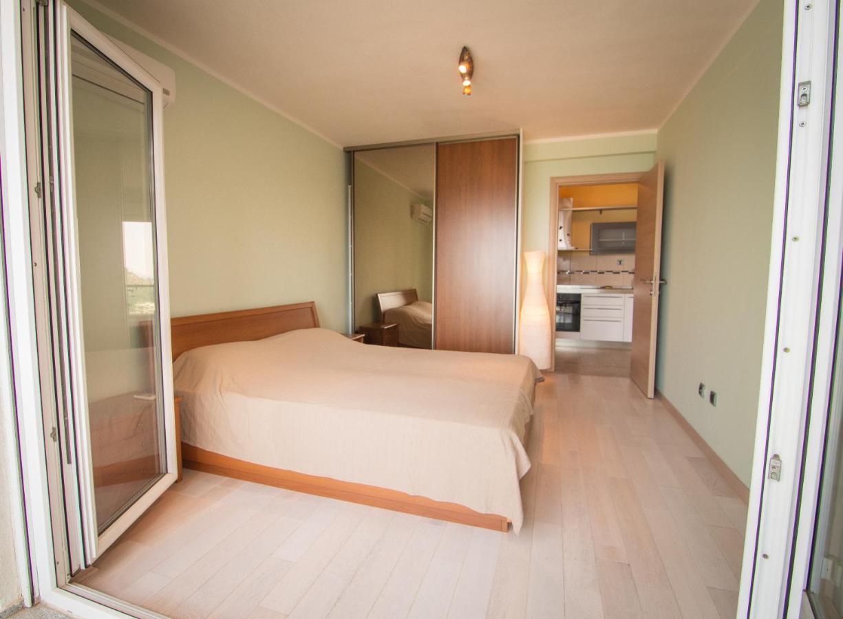 Mum'S Apartment Petrovac Екстериор снимка